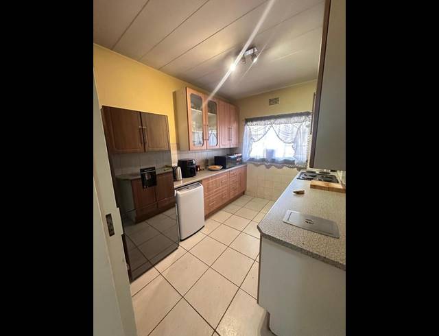 2 BEDROOM APARTMENT FOR SALE IN WYCHWOOD